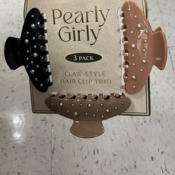 NWT ⚜️?⚜️ Pearly girly Set of 3 big Hair Claw Clips faux pearls embellished main image 5